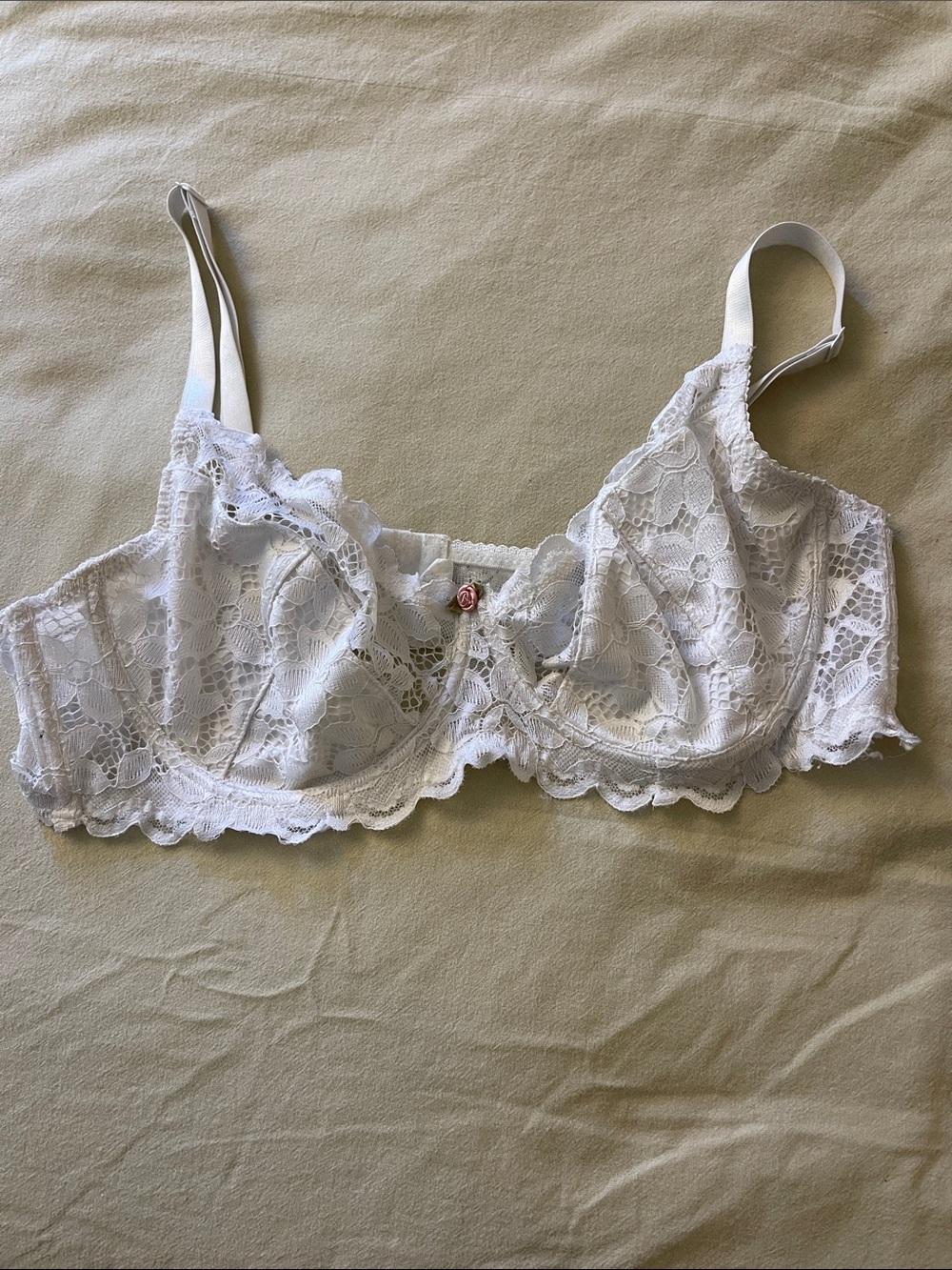 Delicate White Lace Underwire Bra with Pink Rose Accent